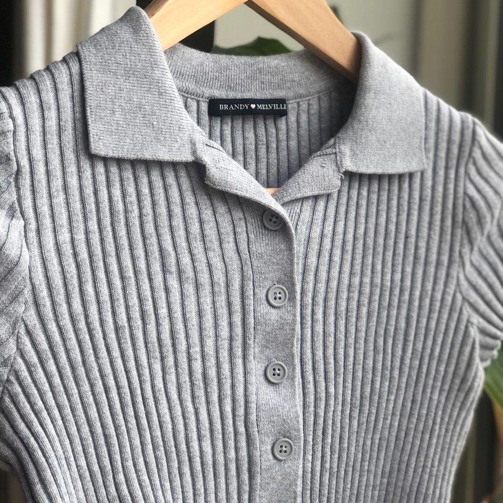 🪶BRANDY MELVILLE BRIDGET KNIT TOP🪶
